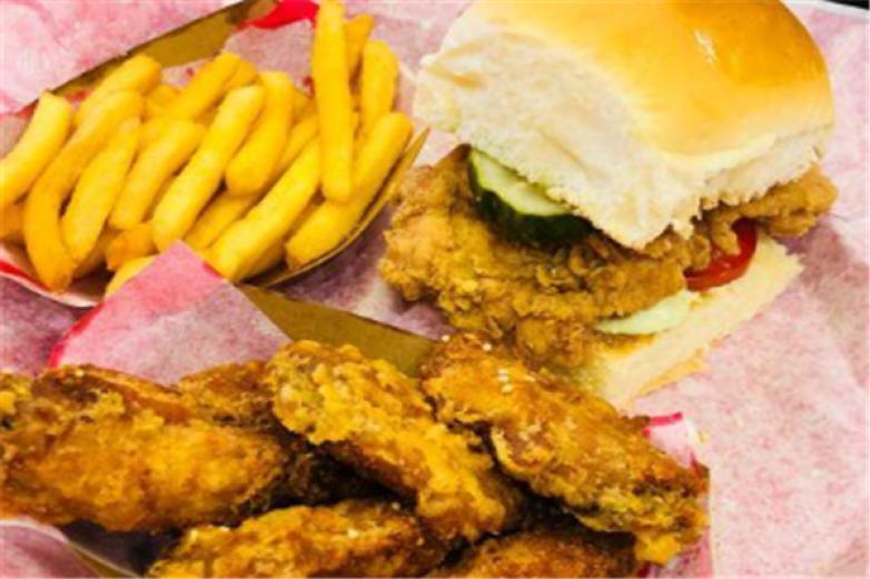 CHARLIES粉红汉堡